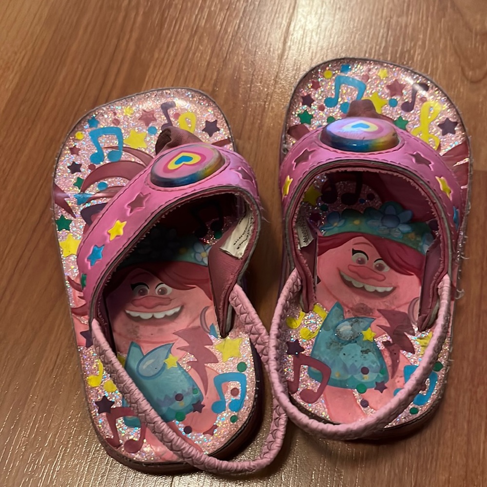 Sparkly pink poppy trolls sandals size M 7/8